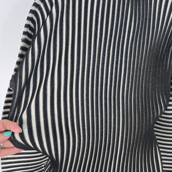 Tory Burch Runway Plaited Rib Shawl Cardigan Black Vanilla Flower Wrap XL NWT - Picture 13 of 13